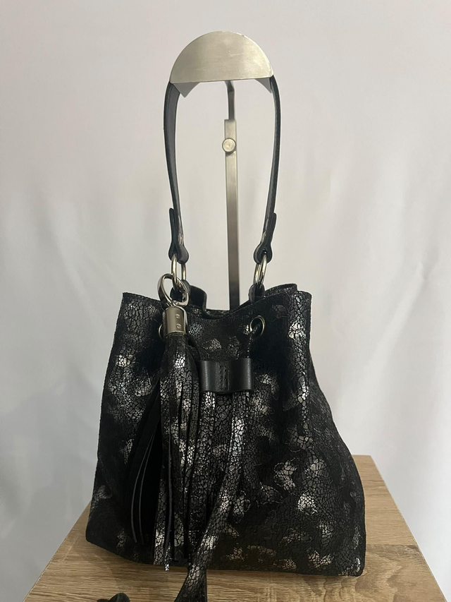 Sac seau cuir de veau  papillon effet craquelé