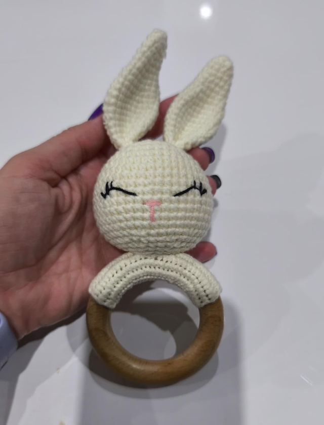 Sonajero conejo orejas largas