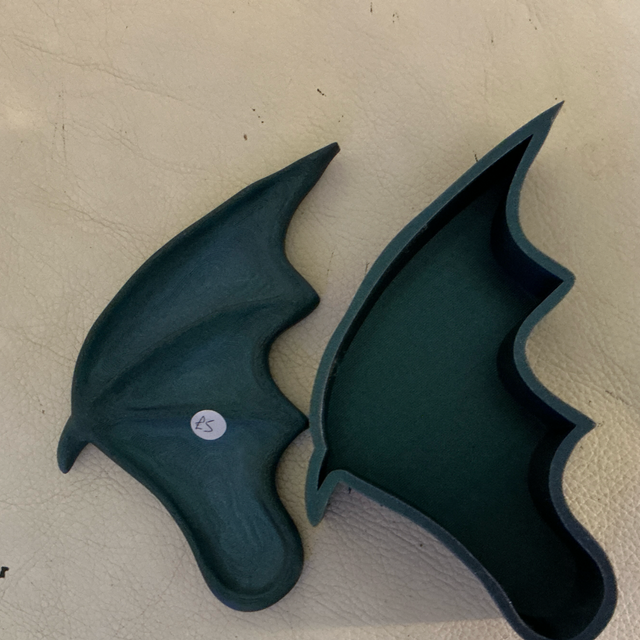 Bat wing box