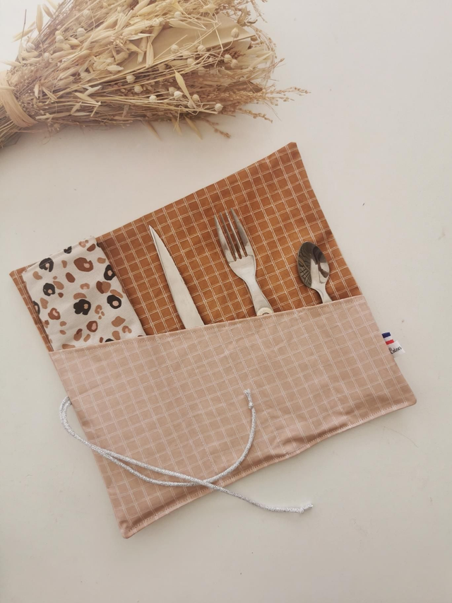 Étui couverts + serviette rose