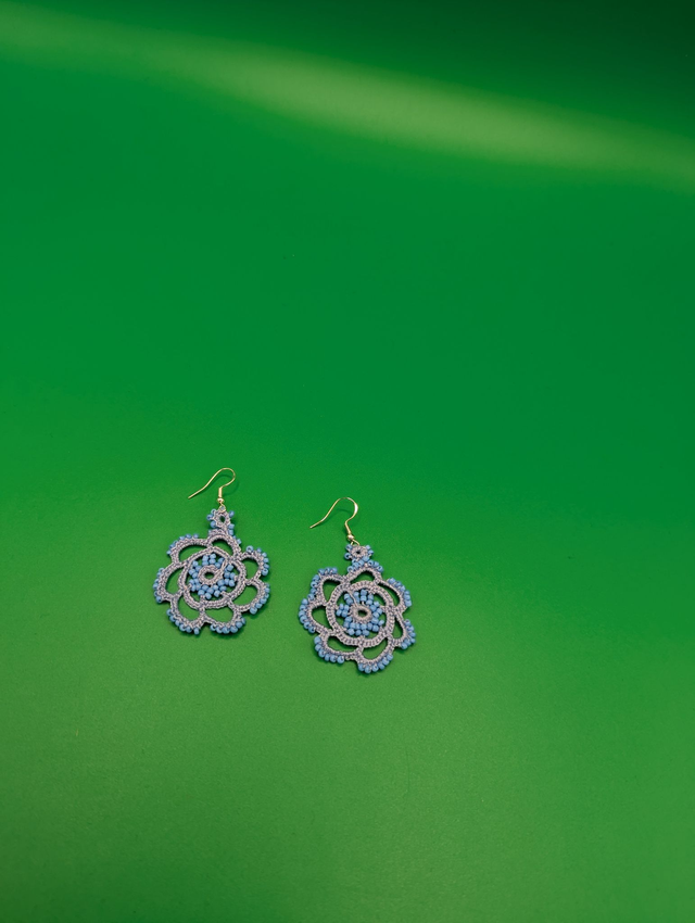 Boucle d'oreille fleur perle de sable