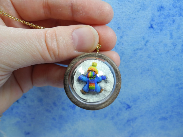 Snowangel Biosphere Pendant - Miniature Diorama - Miniature Jewelry - Winter Jewelry - Winter necklace - Snow jewelry - Miniature Snowglobe