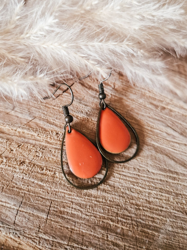 Boucles d'oreilles "Gouttes émaillées" - Modèle bronze et orange