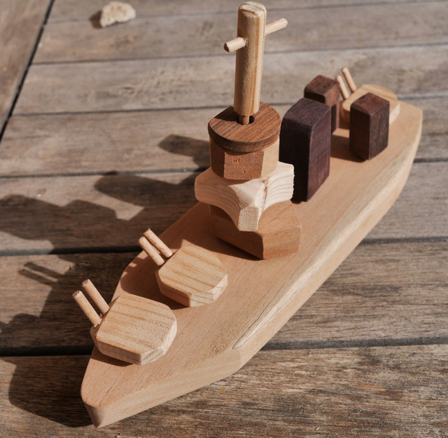 Barco de guerra de madera desmontable wooden toy puzzle