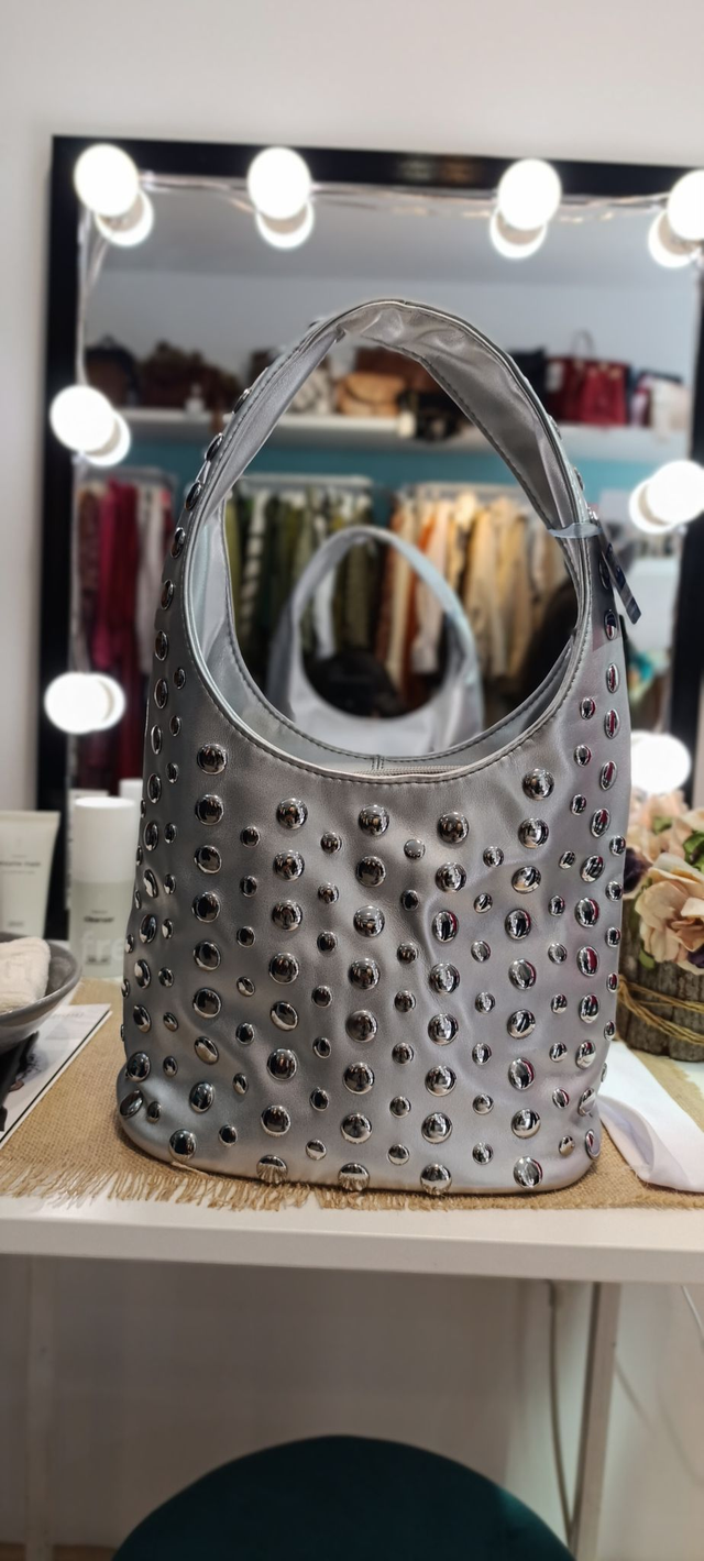 Bolso hombro tachuelas