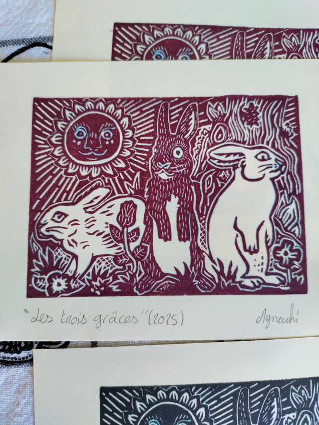 Linogravure/tampon "Les trois grâces" lapins sauvage format  10X14.5 cm Bordeaux