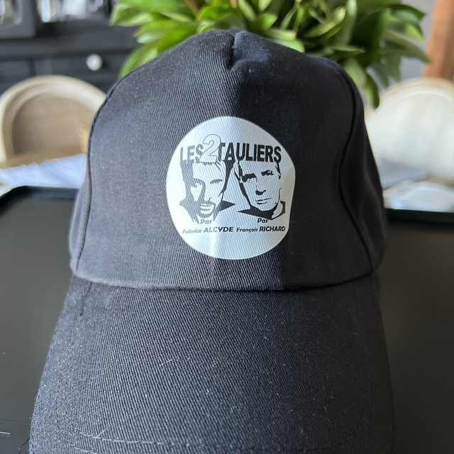 CASQUETTE NOIRE -LOGO BLANC