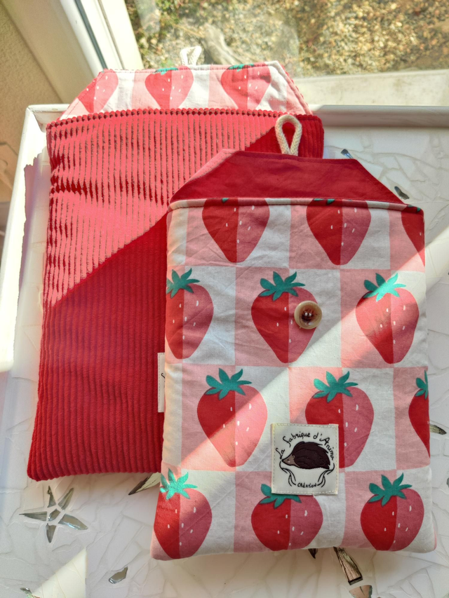 Housse livre " fraise et velours "