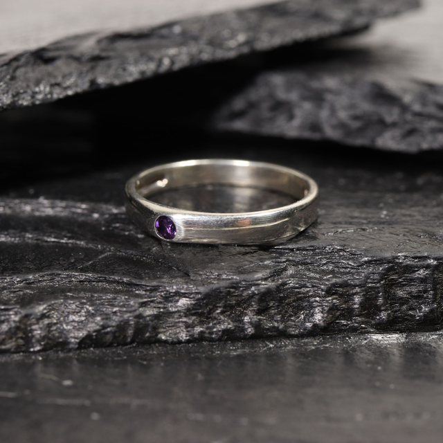 Simple Sterling Silver 925 Minimalist Design Style Small Round Cut Purple Amethyst Birthstone Gemstone Band Ring Size O - 7