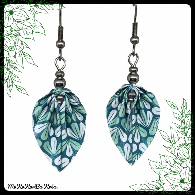 Boucles d’oreilles feuilles en origami 