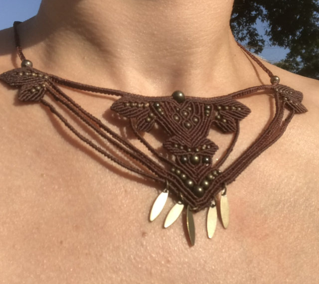 Plastron feuille