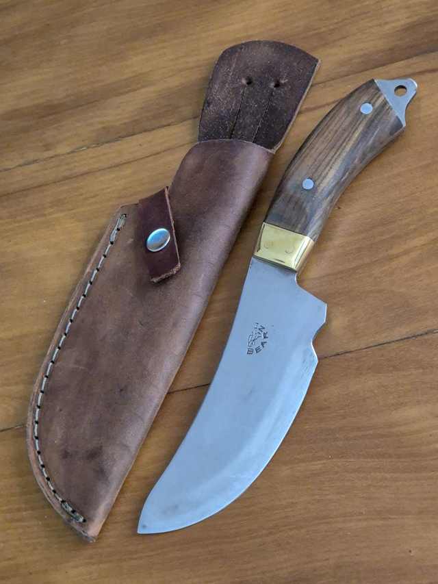 Faca Coreadeira Bruta Skinner 5 Pol Inox 420c Madeira Nobre