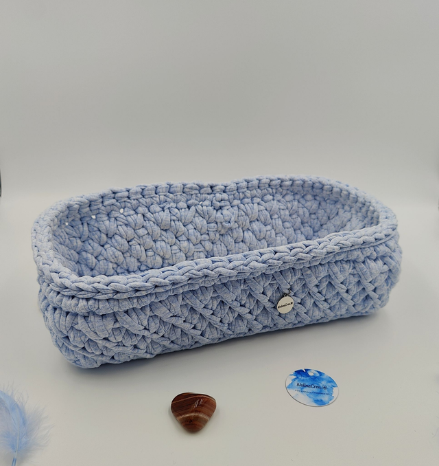 Panier rectangle base en bois, fil bleu clair