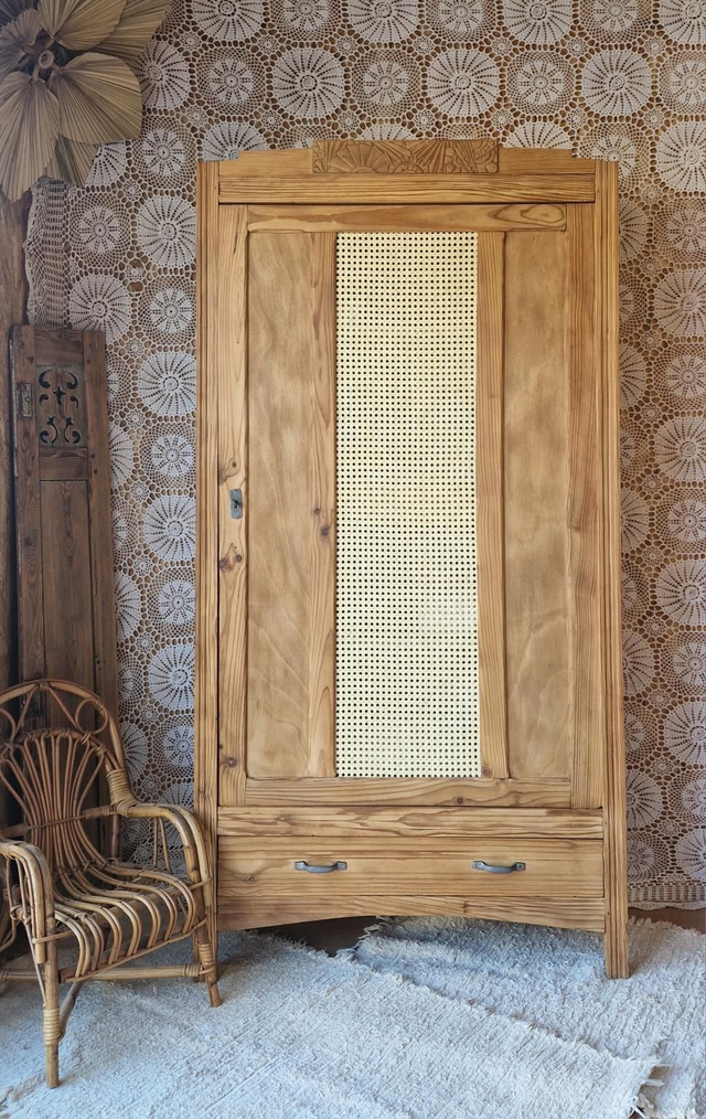 Armoire parisienne 