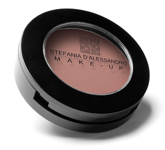 Ombretto compatto tonalità intermedia, con dominante tenue rosa violacea