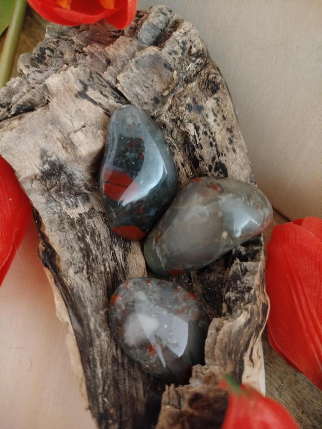 Jaspe Héliotrope (ou Pierre de Sang)