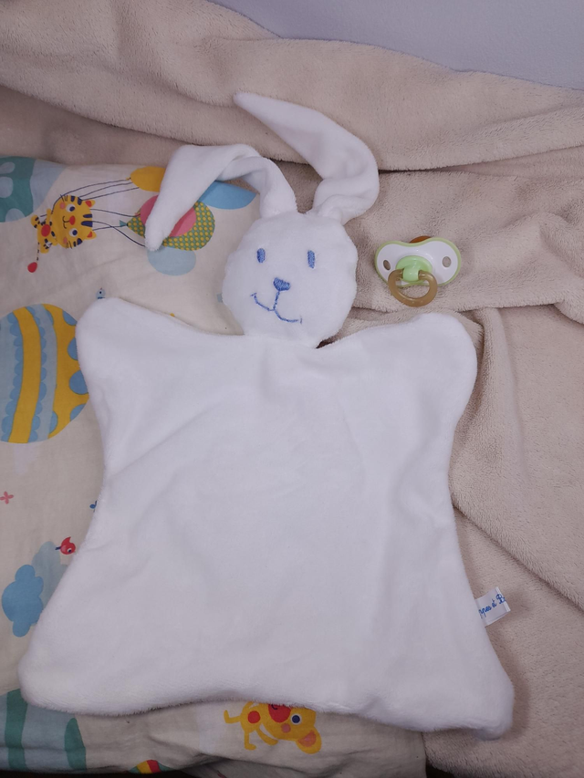 Doudou lapin blanc 