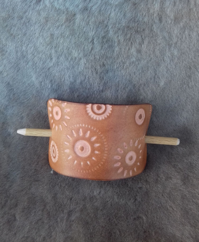 Barrette en cuir pour cheveux style steampunk