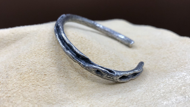 XS ・ Bracelet Jonc・Branche Creuse
