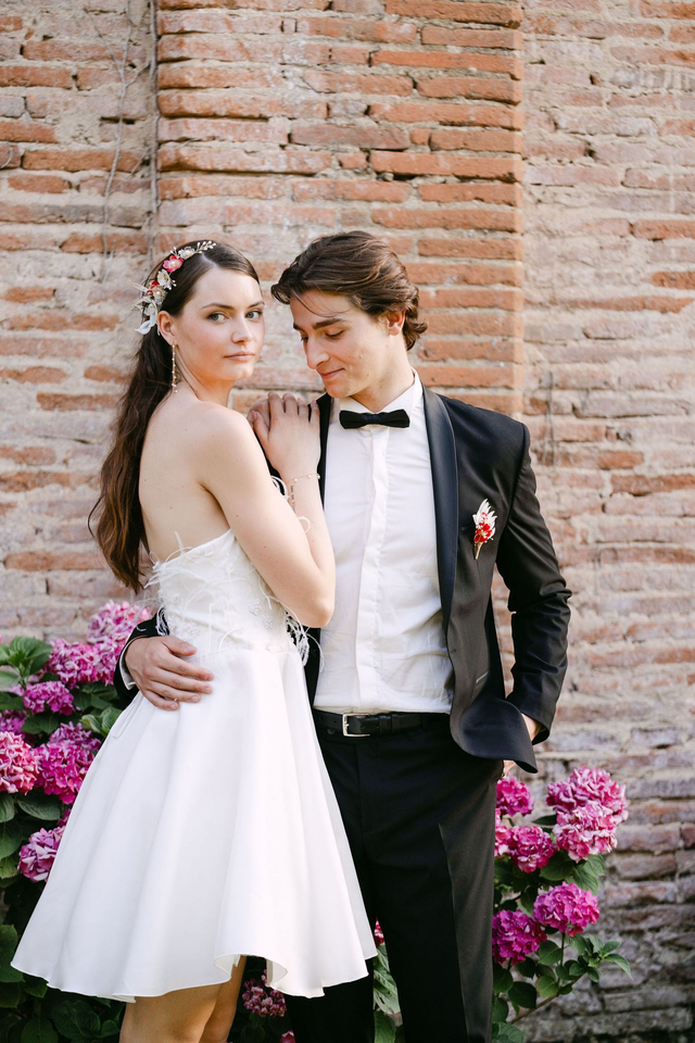 Duo d'accessoires de mariage-Vigne de cheveux et sa Boutonnière-