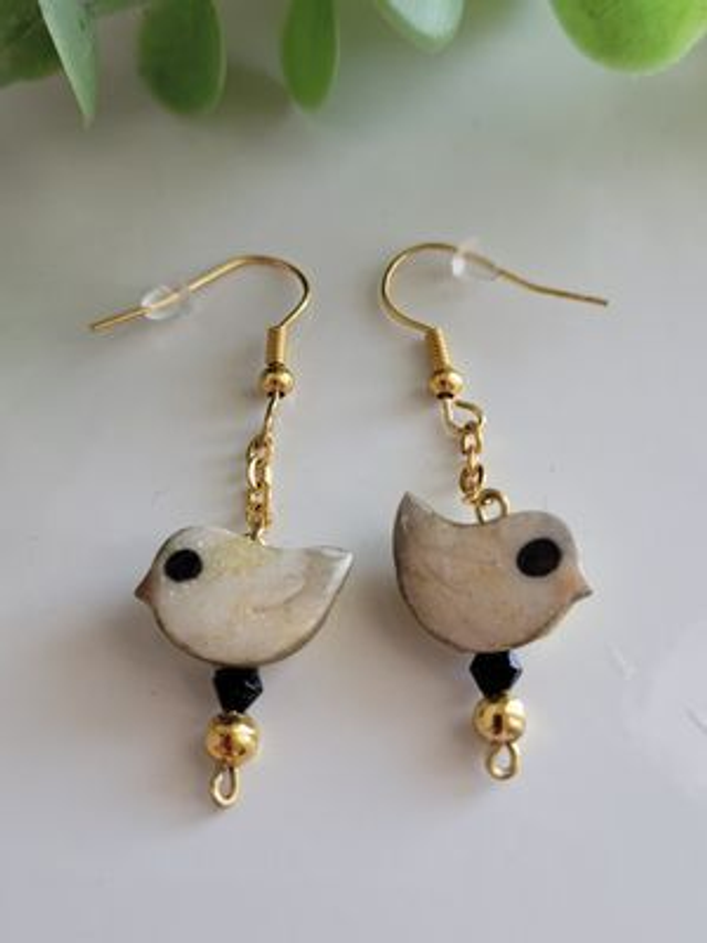 Drop earrings: Little yellow bird