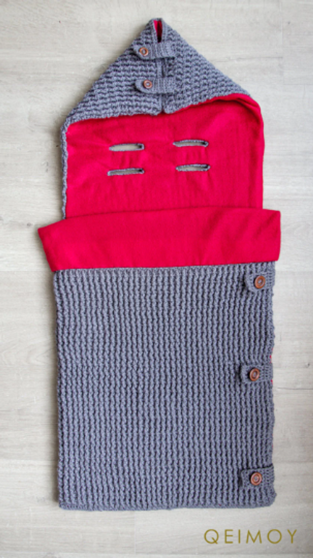 Handgemaakte voetenzak/trappelzak/slaapzak met voering (rood/grijs)