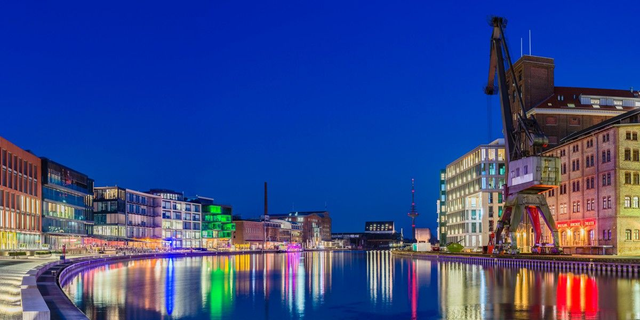 Farben im Hafenbecken