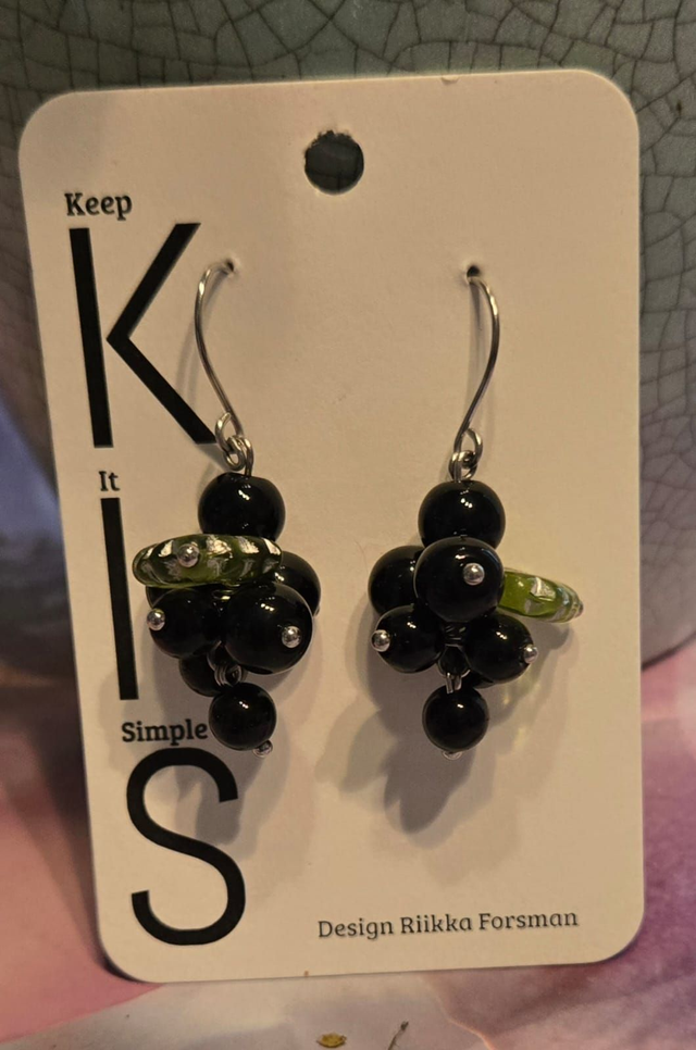 Mustaherukka korvikset