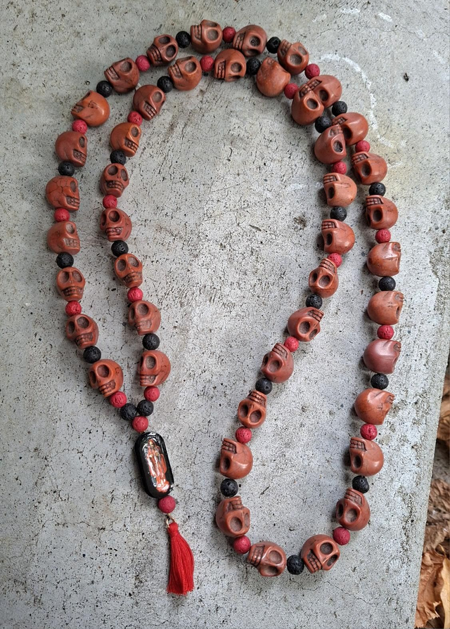 Collier Santa Muerte marron