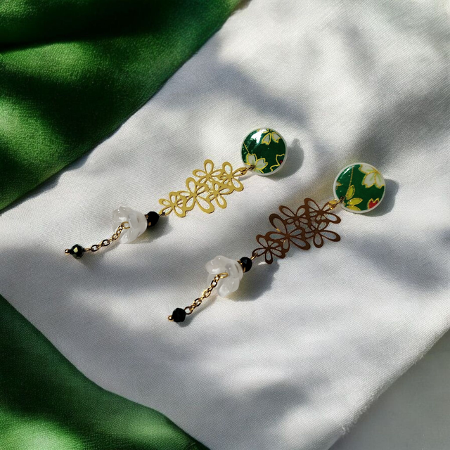 Boucles d'oreilles pendantes motifs japonais vert