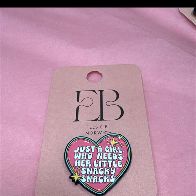 Just a girl who needs her little snacks snacks - Pin Badge