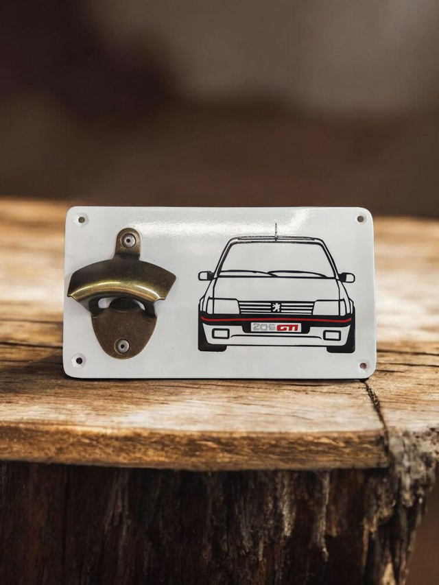 Décapsuleur mural Peugeot 205 GTI
