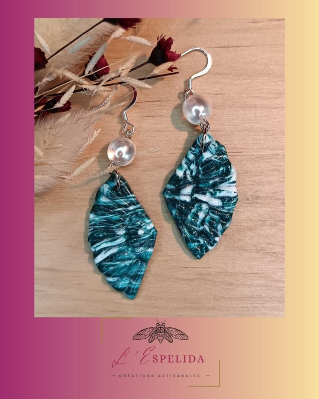 Éventails verts/bleus, blancs avec perles nacrées