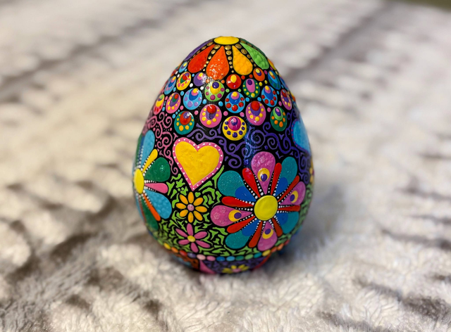 Mandala Osterei, Einzelstück, in liebevoller Handarbeit gefertigt