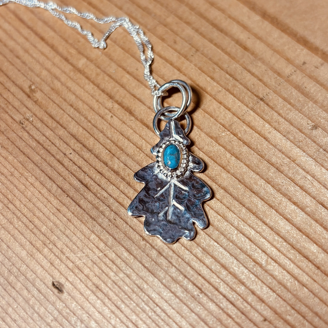 Collier feuille de chêne