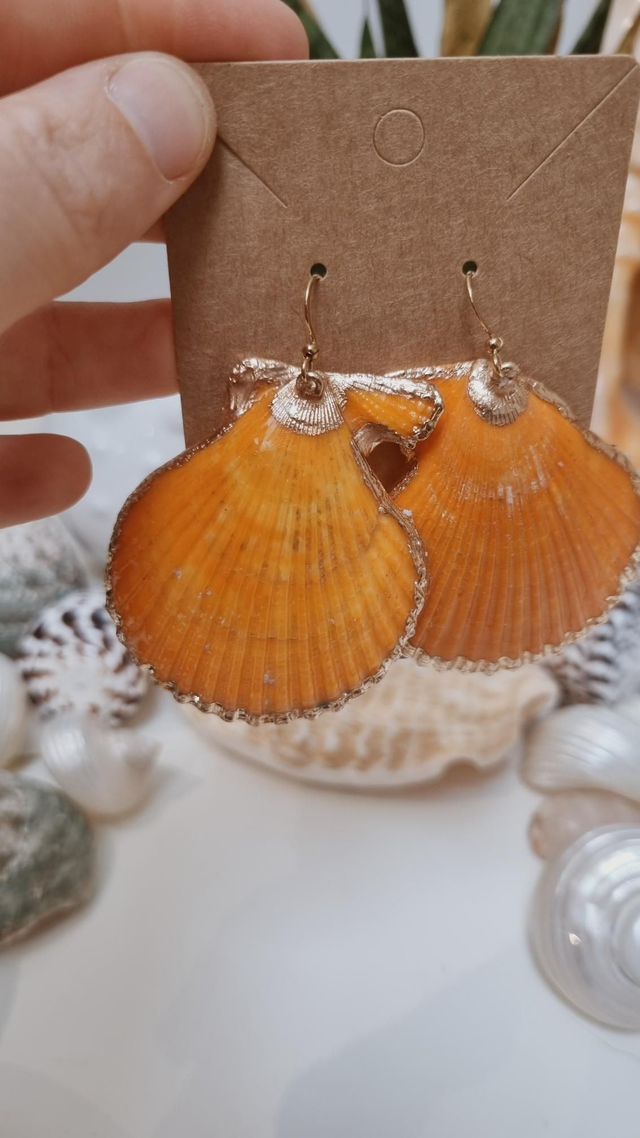 Boucles d'oreilles coquillages oranges