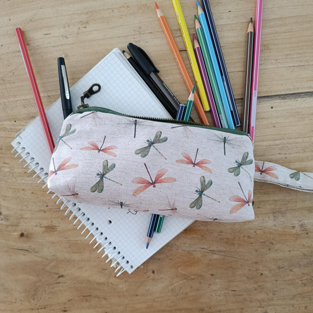 Trousse imperméable Crayons libellule 