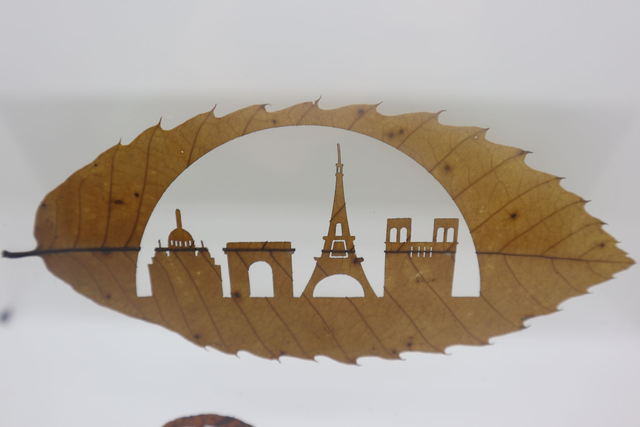 Skyline Paris Sculptée sur Feuille