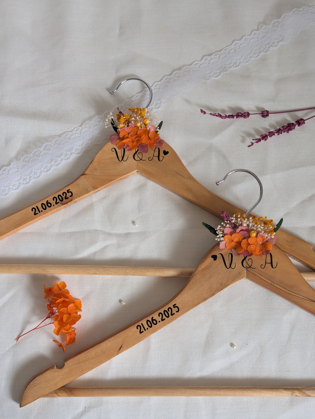 Cintres KAÏA - Date &amp; texte à personnaliser