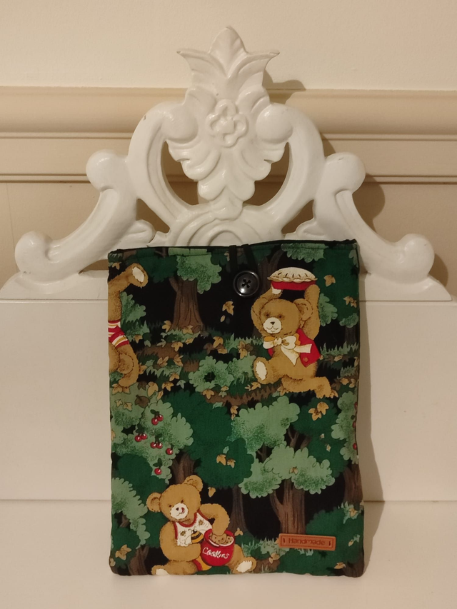 Travel Book Cover 'Hungry Bear'