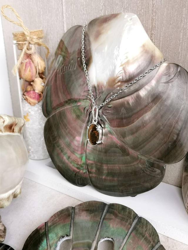 Pendentif en argent 925 et oeil de tigre