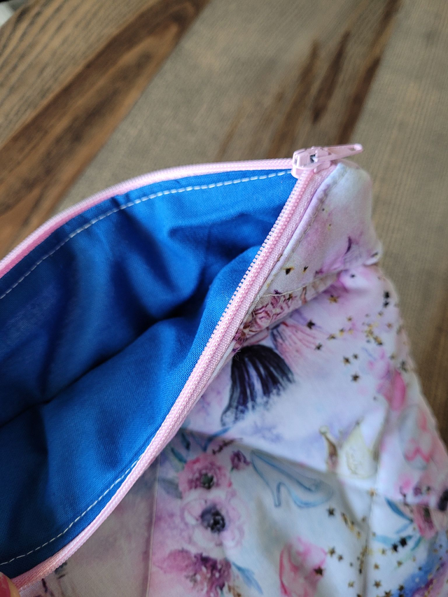 Pochette zippée pour liseuse : Disneyland Parc d'attractions format XL