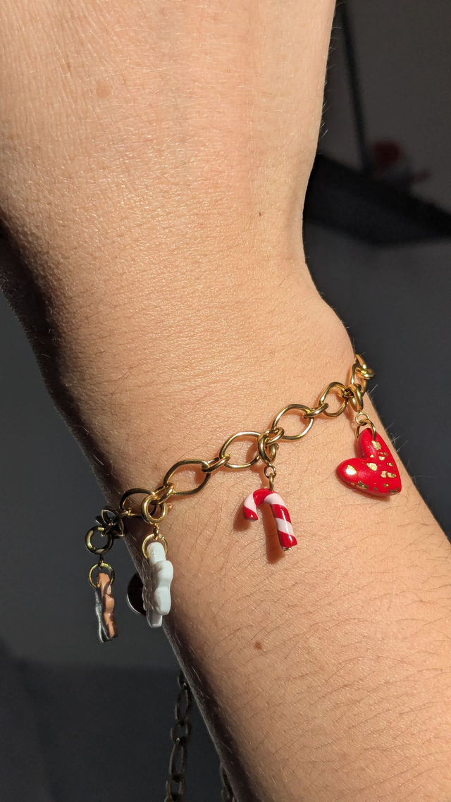 Charm cœur rouge doré