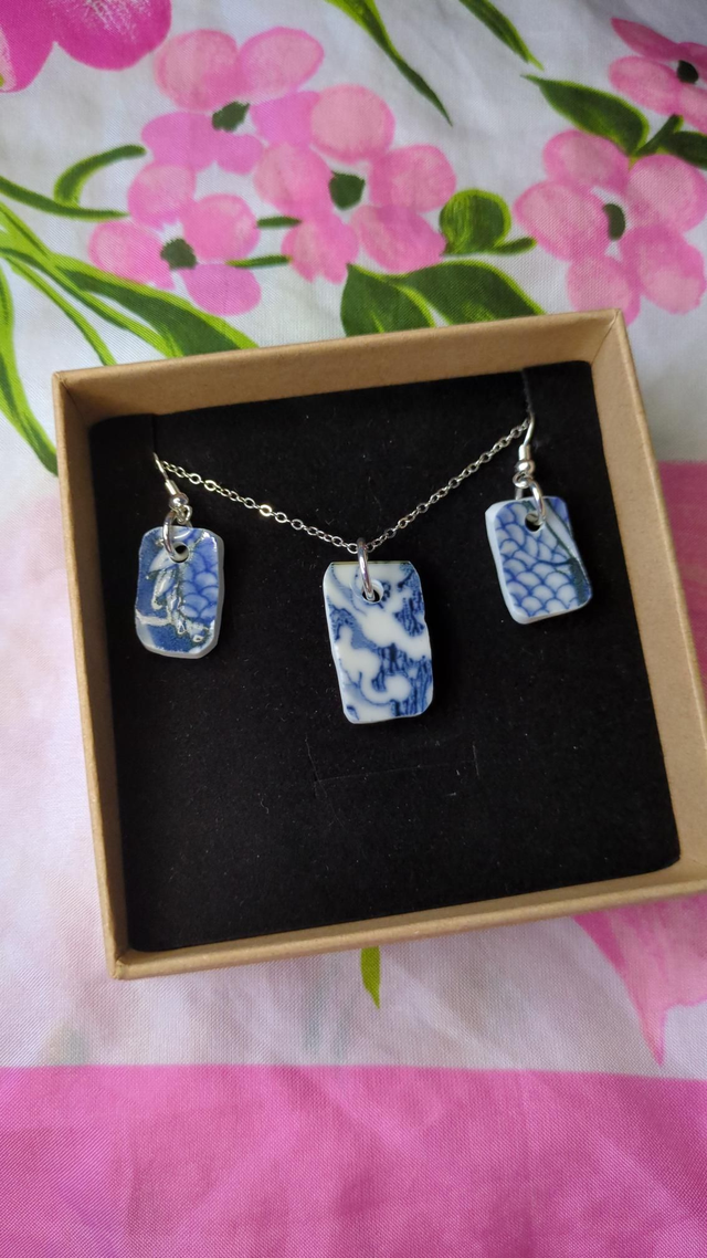 Earrings and necklace set 