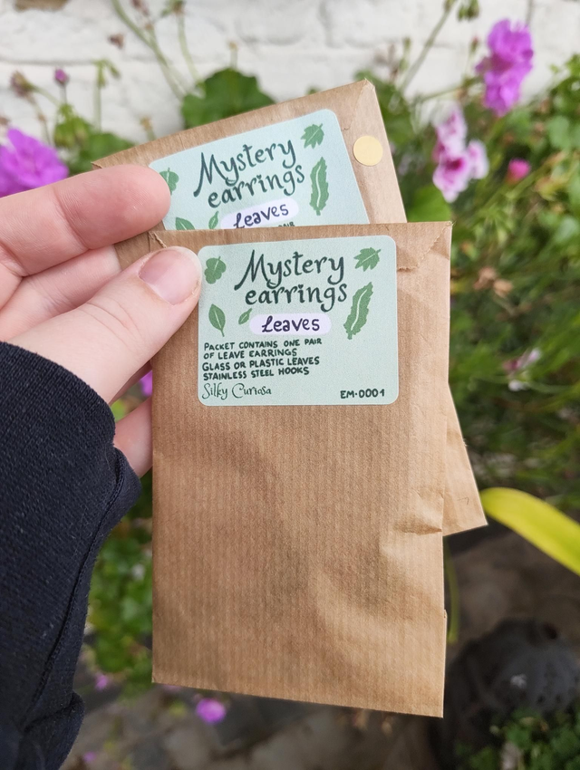 mystery leaves 🍀 earrings