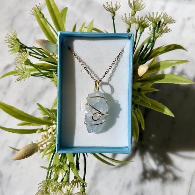 Celestina grezza , prov : Madagascar 🇲🇬, acciaio inox 