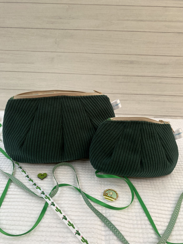 Suzanne - Un brin rétro, beaucoup de douceur : elle vous suit partout, avec le chic discret des belles choses d’autrefois.