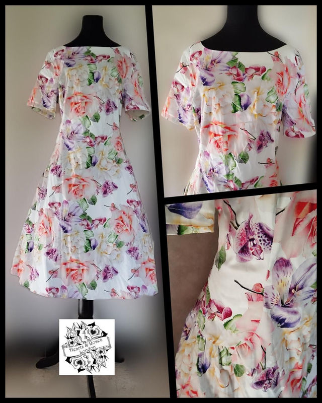 Robe Hearts &amp; Roses swing floral T46