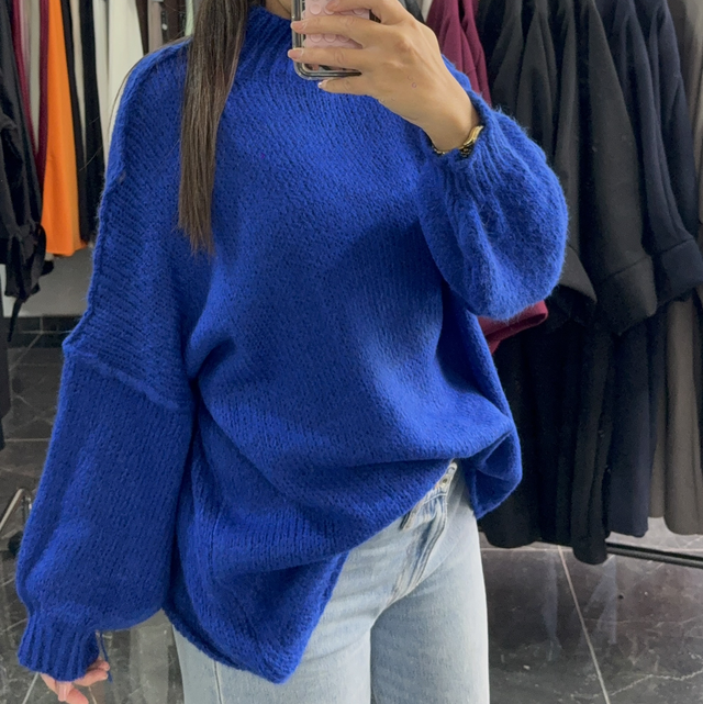 Pull oversize bleu électrique 