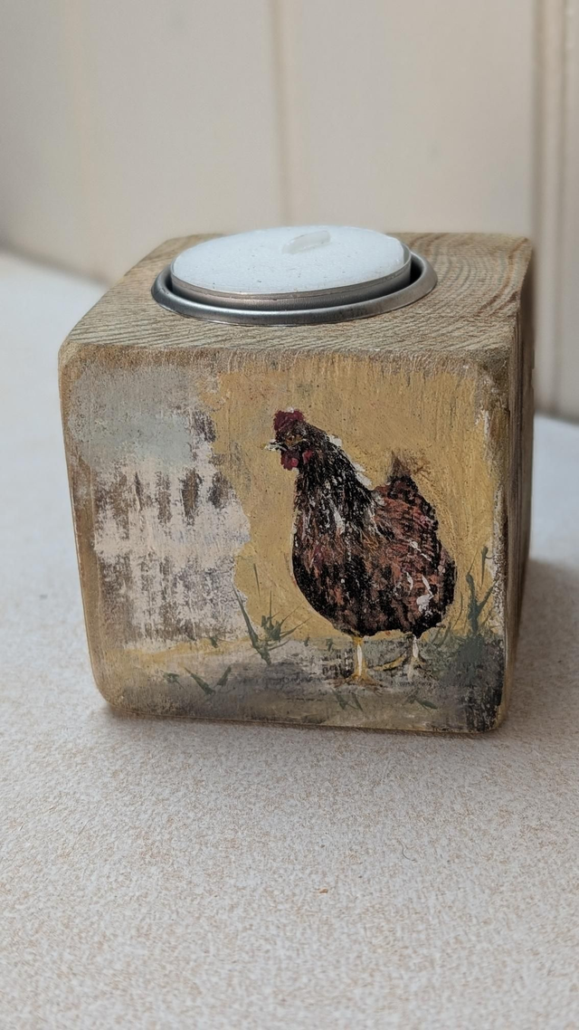 Chicken named Freeda! - Tealight Holder